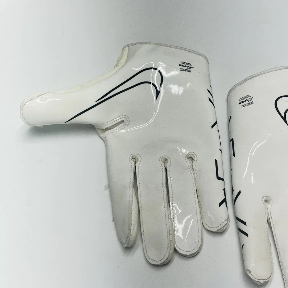 Nike gloves receiver
